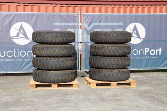 Batch of Nokian 11.00-20 tires with rims, 8 pieces Kia 2 Flatbed open trailers