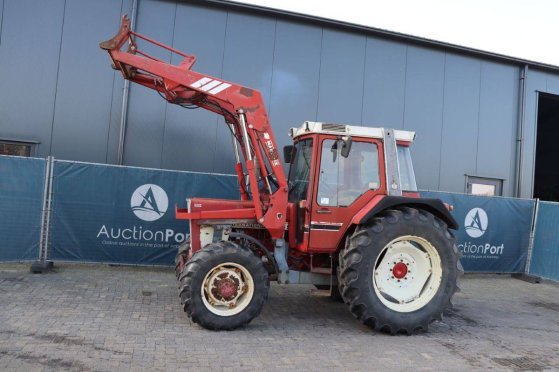 Tractor International 845AXL Diesel 60kW 1982 (Margin) International 845AXL 1982 2