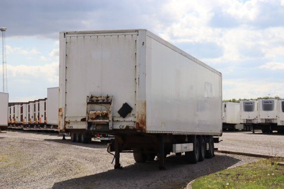 Closed Semi-Trailer Krone SD 41000kg 2010 9357 2010 2 Box semi-trailers