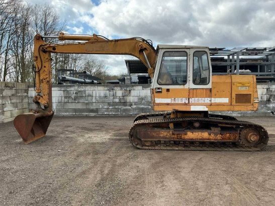 Crawler excavator Liebherr R900B Diesel 1988 R900B 1988 2 Crawler Excavators