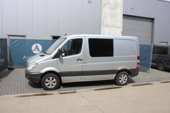 Van Mercedes-Benz Sprinter 210 CDI Diesel 95hp 2010 Sprinter 210 CDI 2010 2 Closed vans