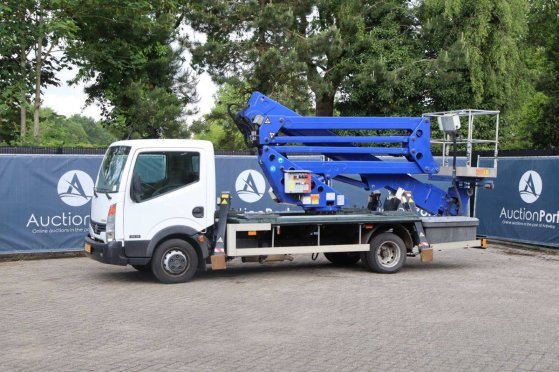 Crane truck Nissan Cabstar 35.13 Diesel 131hp 2008 Cabstar 35.13 2008 2 Crane trucks
