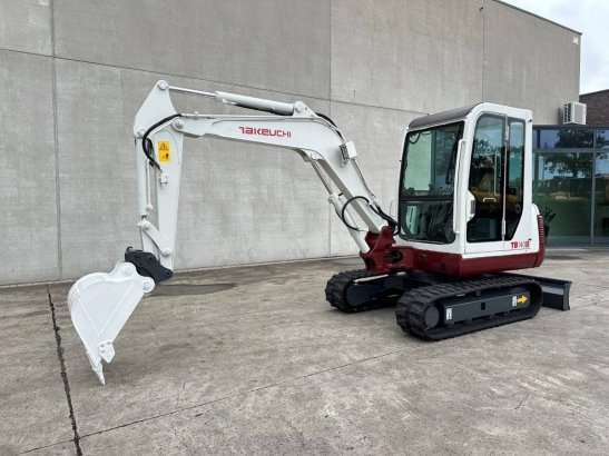 Midi excavator Takeuchi TB140C Diesel 2014 TB140C 2014 2 Crawler Excavators