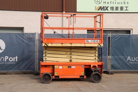 Scissor lift Holland Lift ECOSTAR HL-11816 Electric 13.8m 2013 Holland lift ECOSTAR HL-11816 2013 2 Scissor Lifts