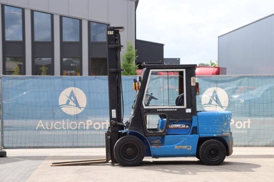 Forklift Caterpillar DP35K Diesel 3500kg 4.5m 2001 DP35K 2001 2 Forklift