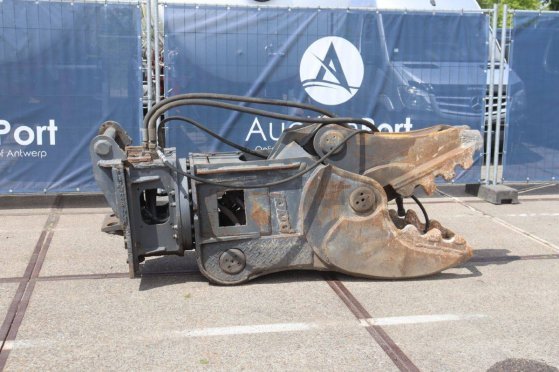 Hydraulic concrete shears Onbekend 2