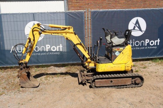 Mini excavator New Holland Kobelco E9SR Diesel 2008 Kobelco E9SR 2008 2