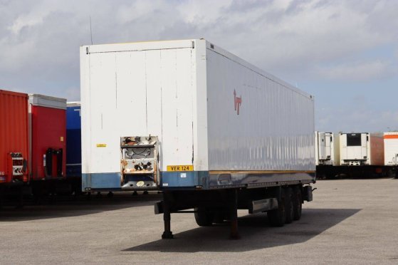 Closed Semi-Trailer Krone SD 36000kg 2011 9357 2011 2 Box semi-trailers