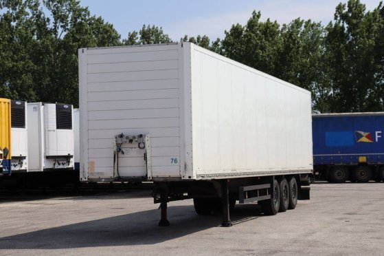 Closed Semi-Trailer Schmitz Cargobull SKO24 2011 Schmitz Cargobull SKO24 2011 2 Box semi-trailers