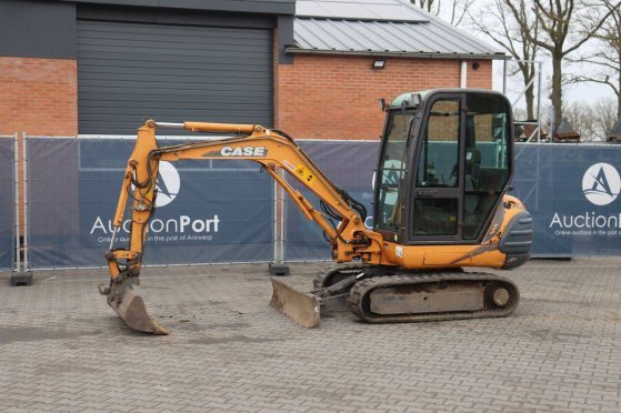 Rupsgraafmachine Case 28 CAB Diesel 2003 28 CAB 2003 2 Crawler Excavators