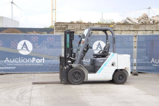 Forklift Unicarriers FHD25T5/YDN-F185 Diesel 2400kg 3.0m 2016 UniCarriers FHD25T5/YDN-F185 2016 2 Forklift