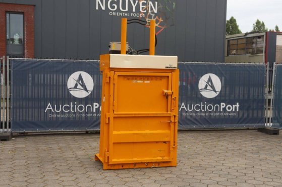 Vertical baler Bramidan B16 Electric 2007 Bramidan B 16 2007 2