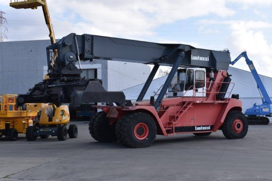 Reach stacker Fantuzzi Spreader 20/40 Diesel 45000kg Fantuzzi SRP452 2005 2