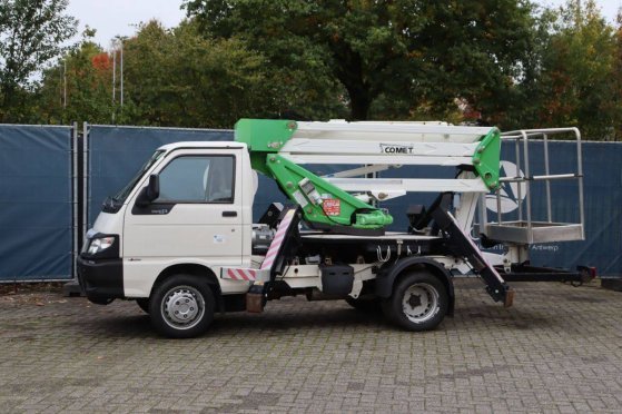 Piaggio PORTER MAXXI Petrol self-propelled aerial platform with Comet aerial platform Piaggio Porter Maxxi 2