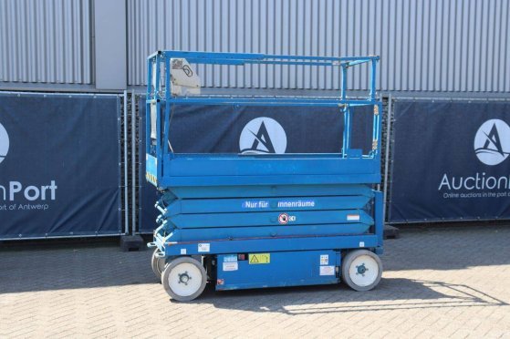 Skyjack SJIII-3226 Electric Scissor Lift 227kg 9.9m 2015 Skyjack SJIII-3226 2015 2 Scissor Lifts