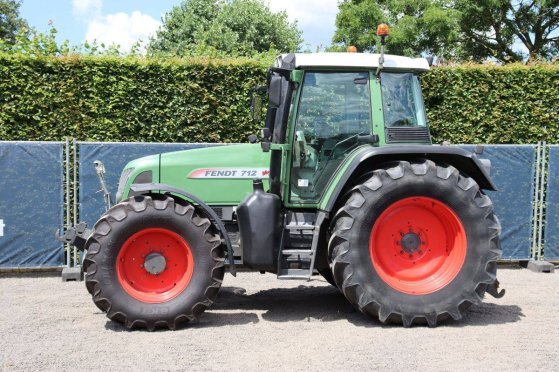 Tractor Fendt 712 Vario Diesel 101kW 2007 Fendt 712 Vario 2007 2