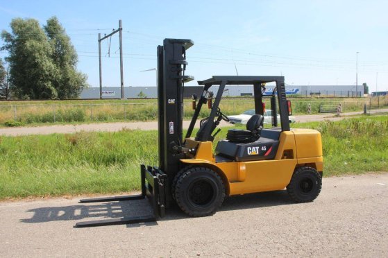 Forklift Caterpillar DP45K-2 Diesel 4500kg 6.0m 2007 DP45K-2 2007 2 Forklift