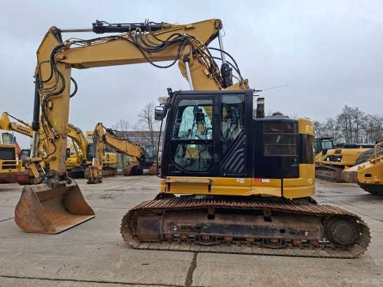 CAT 325FLCR (Full Trimble 3D GPS) 38 2016 2 Crawler Excavators