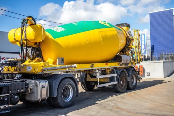 DE BUF BETON MIXER/MALAXEUR/MISCHER-10M3 De Buf BETON MIXER/MALAXEUR/MISCHER-10M3 2016 2