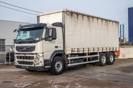 VOLVO FM330-6x2-10 pneus/tires-intarder FM330-6x2-10 pneus/tires-intarder 2011 2