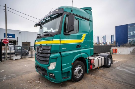MERCEDES ACTROS 1845 LS Mercedes-Benz ACTROS 1845 LS 2015 2 Tractor Units
