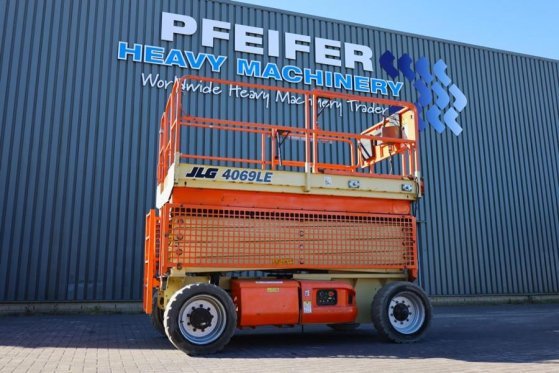 JLG M4069LE Hybrid, 14.2m Working Height, 360kg Capaci M4069LE Hybrid, 14.2m Working Height, 360kg Capaci 2012 2 Scissor L...