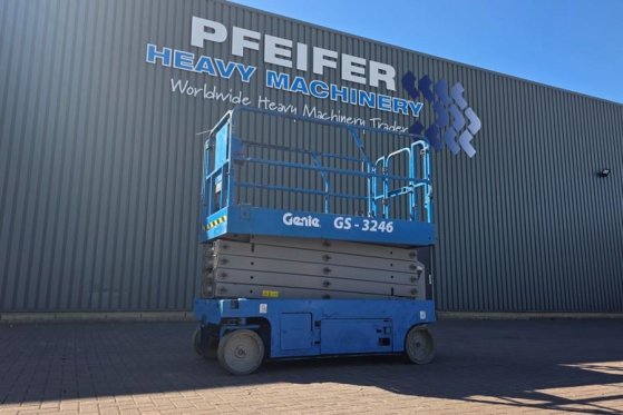 Genie GS3246 Electric, Working Height 11.75 m, 318kg Cap GS3246 Electric, Working Height 11.75 m, 318kg Cap 2015 2 Scissor...