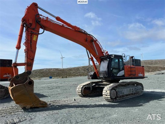 Hitachi zx530LCH-6 excavator w/ bucket. WATCH VIDEO zx530LCH-6 excavator w/ bucket. WATCH VIDEO 2018 2 Crawler Excavators