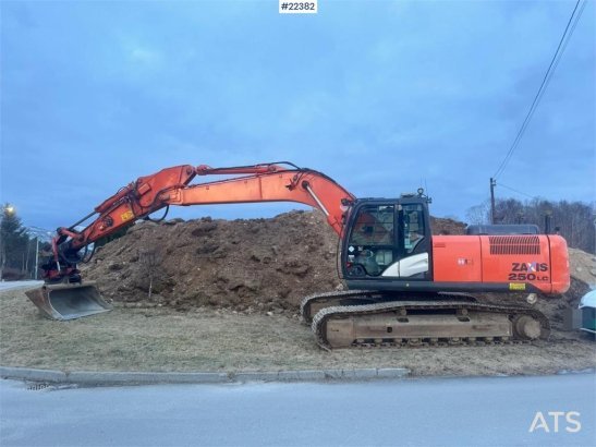 Hitachi ZX250LC-5B – GPS – Rototilt – 2 Buckets – Undercar ZX250LC-5B – GPS – Rototilt – 2 Buckets – Undercar 2014 2 Crawl...