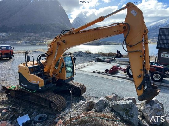 Hyundai Robex 235 LCR-9 w/ Excavator bucket and gps Robex 235 LCR-9 w/ Excavator bucket and gps 2012 2 Crawler Excavators