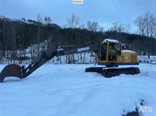 Åkerman EC200 excavator with 2 buckets. SEE VIDEO. EC200 excavator with 2 buckets. SEE VIDEO. 1996 2 Crawler Excavators