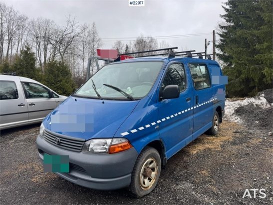 Toyota Hiace 4WD with 2 sets of tires Hiace 4WD with 2 sets of tires 2005 2 Small Vans