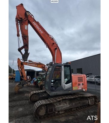 Hitachi ZX225 Tracked excavator with digging bucket – Engi ZX225 Tracked excavator with digging bucket – Engi 2008 2 Crawl...