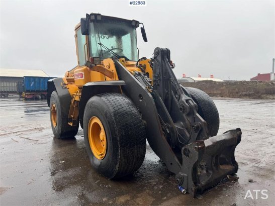 Volvo L120E wheel loader with bucket. Delivered certifie 10246 2006 2 Wheel Loaders