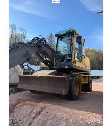 Volvo WE140B wheeled excavator with digging bucket WE140B wheeled excavator with digging bucket 2006 2 Wheeled Excavators