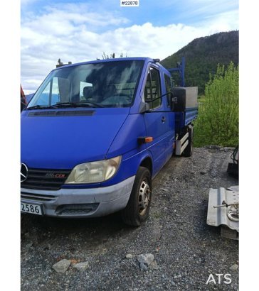 Mercedes-Benz 616 CDI 5-seater flatbed truck as a repair object 616 CDI 5-seater flatbed truck as a repair object 2002 2