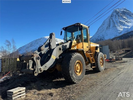 Volvo L90D wheel loader w/ LED lights, folding wing setu L90D wheel loader w/ LED lights, folding wing setu 2002 2 Wheel L...