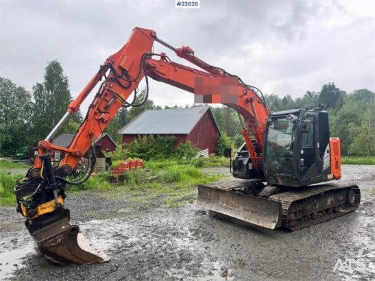 Hitachi ZX135US-5B Excavator w/ Rototilt – 2 Buckets – Eas 10227 2013 2 Crawler Excavators