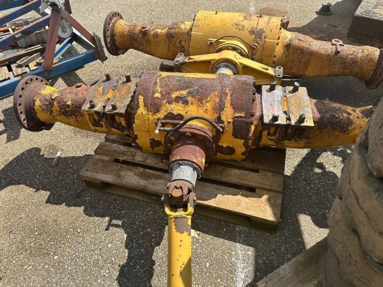 CAT 950 G front axel 254 2