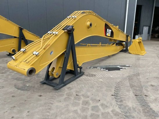 CAT 323 GX 18m Set Long Reach Equipment 36 2026 1