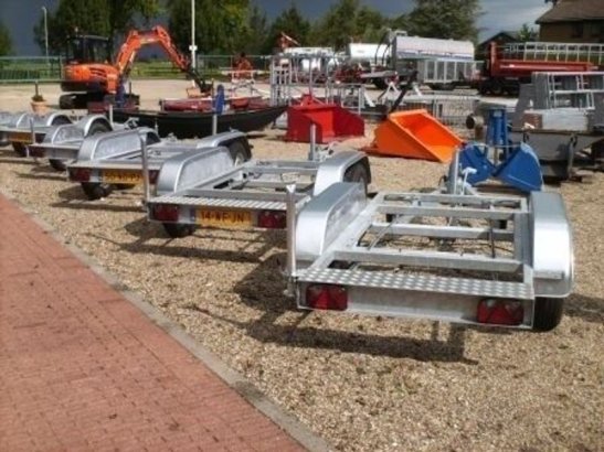 Aanhangers tank of aggregaat opbouw Aanhangers tank of aggregaat opbouw 1