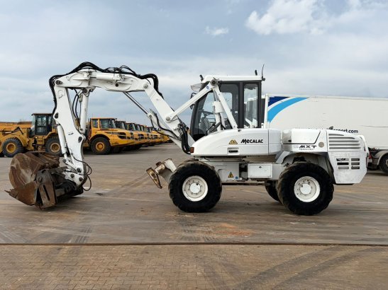 Mecalac 12MTX incl. 5 x bucket Mecalac 12MTX incl. 5 x bucket 2013 2 Wheeled Excavators