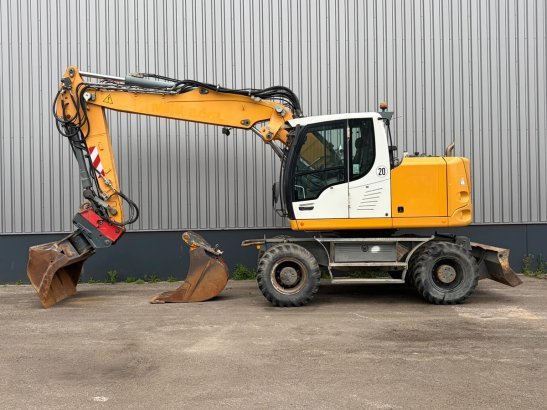 Liebherr A918 Compact Litronic A918 Compact Litronic 2013 2 Wheeled Excavators