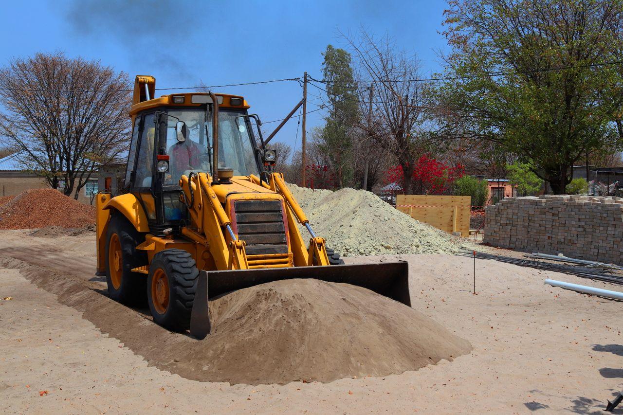ADVANTAGE OF BACKHOE LOADER