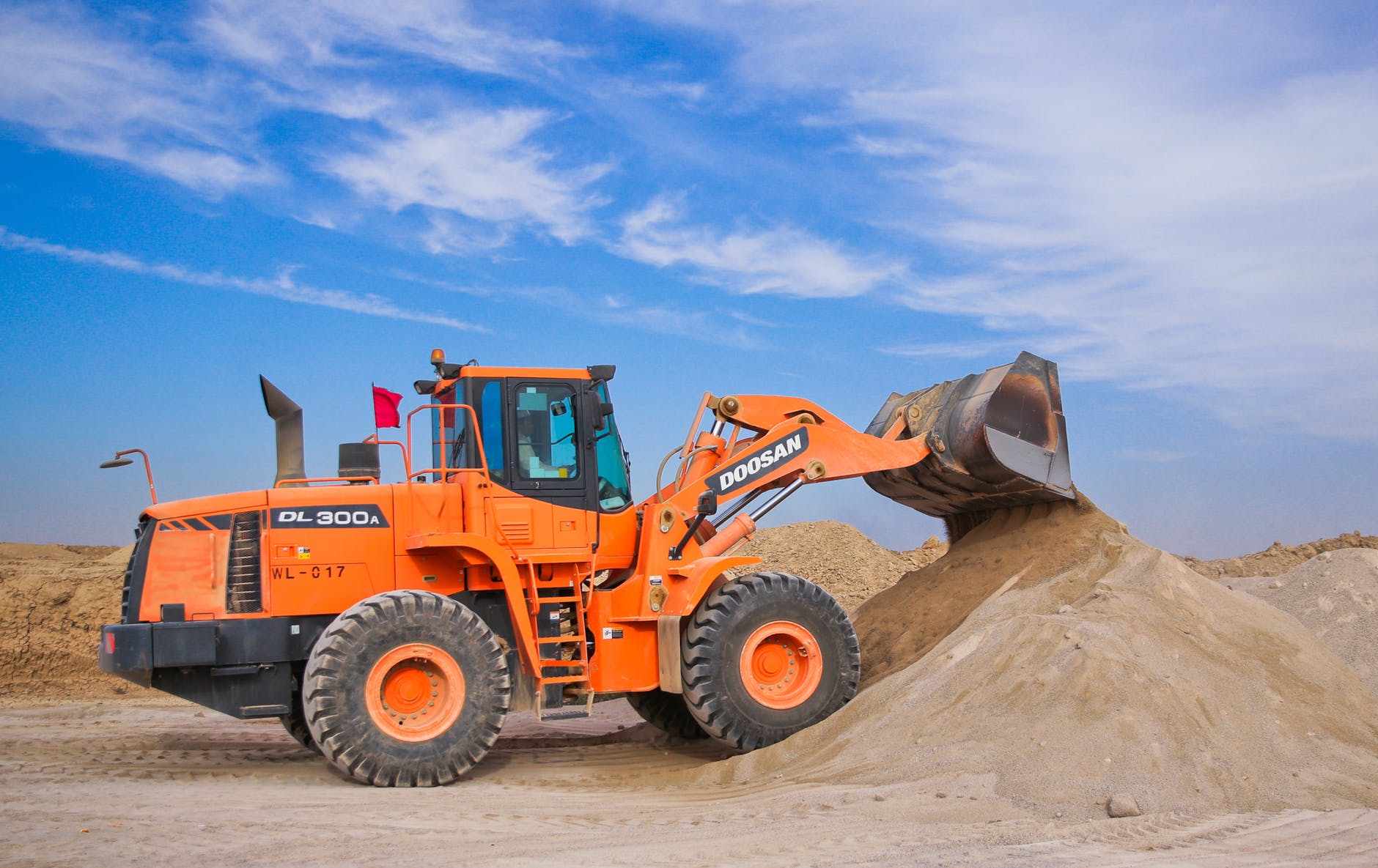 Buying Used Excavators in Dubai - Inspection tips